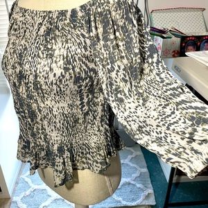 Express, Junior Top Blouse, Size XS, color Gray